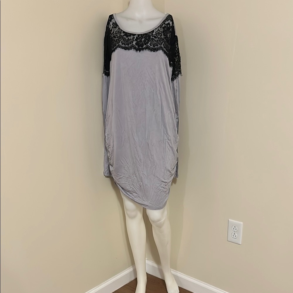 Planet Motherhood Gray Top with Black Lace Detail
